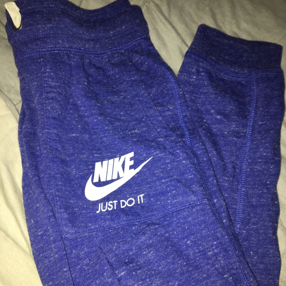 Nike blue cropped sweatpants - Picture 1 of 4